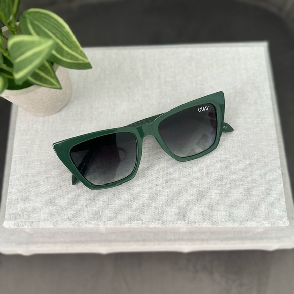 Quay Australia Sunglasses - Picture 3 of 7